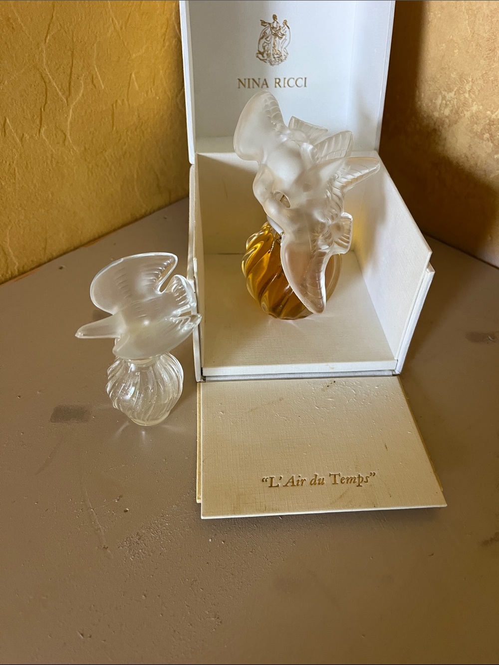 NINA RICCI perfume